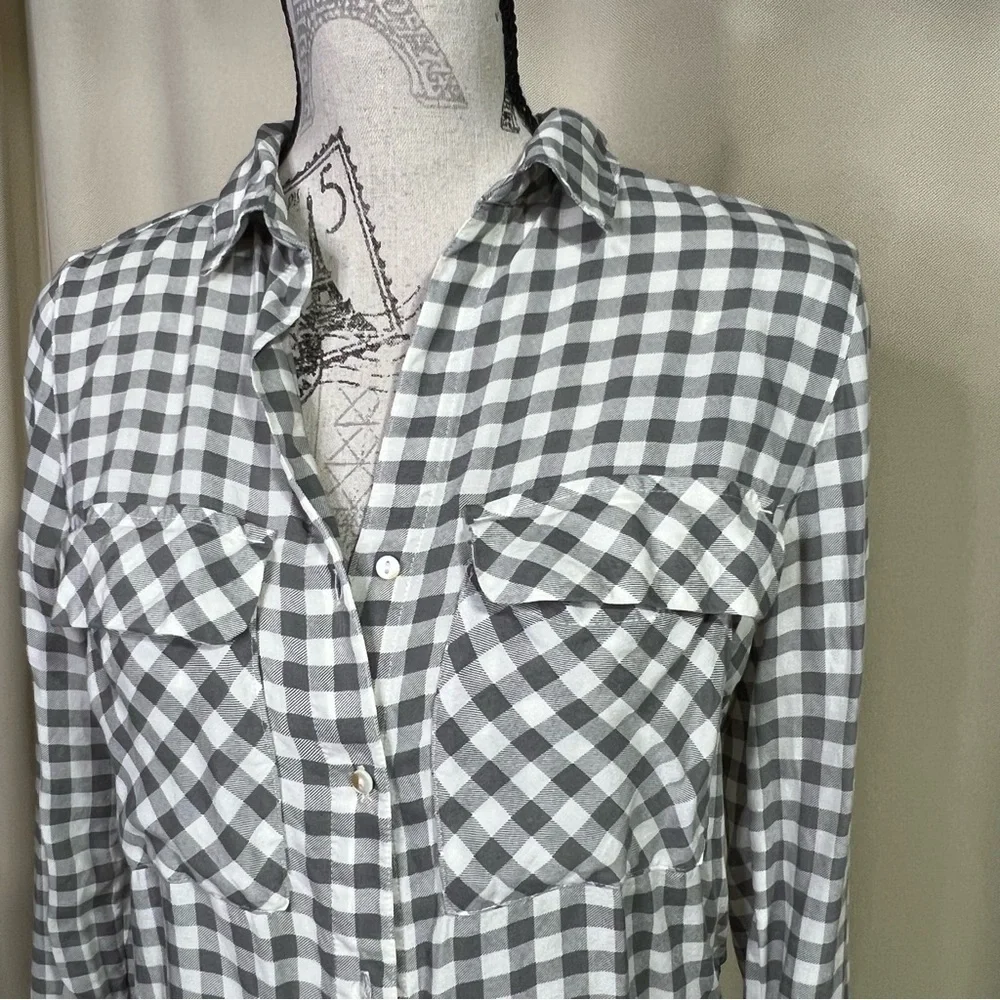 H&M 100% Modal Taupe and White Checkered Button Down Shirt‎ - Picture 2 of 6